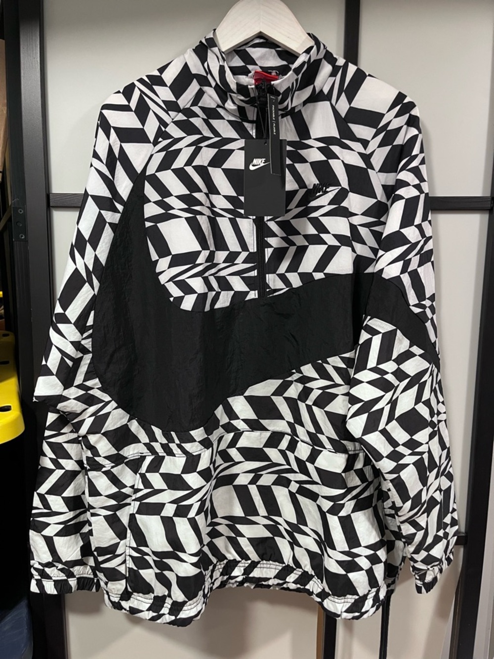 Nike Sportswear Swoosh Woven Anorak (Geometric Pattern) Men's Size Large